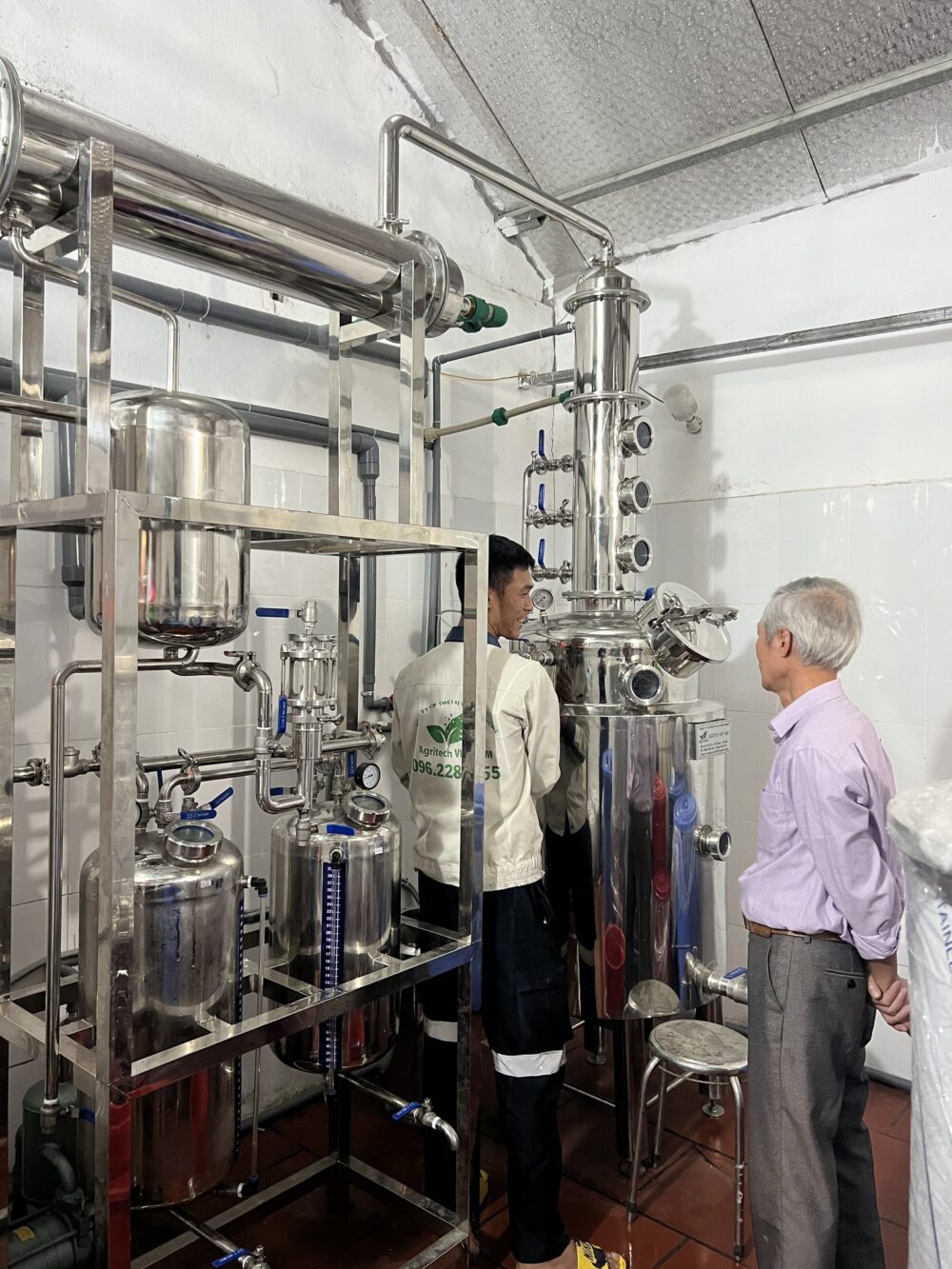 THIẾT BỊ CHƯNG CẤT RƯỢU CHÂN KHÔNG