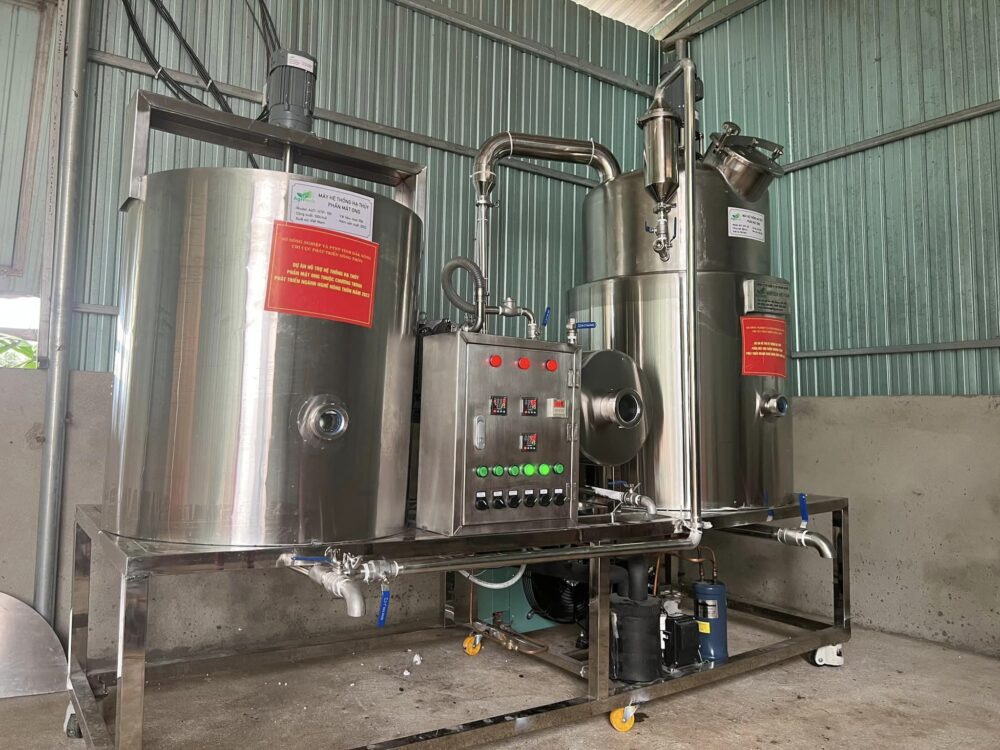 MÁY TÁCH NƯỚC MẬT ONG CHÂN KHÔNG