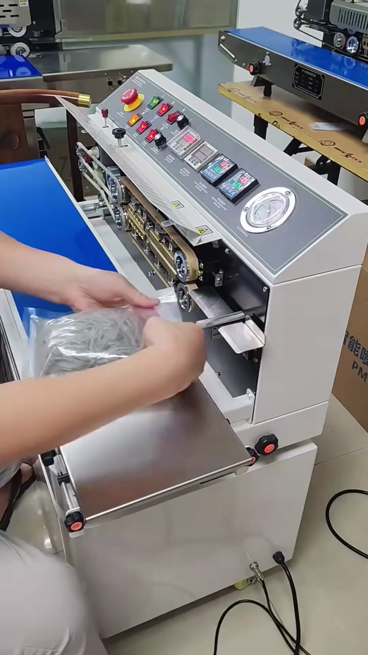 may hut chan khong dang bang tai